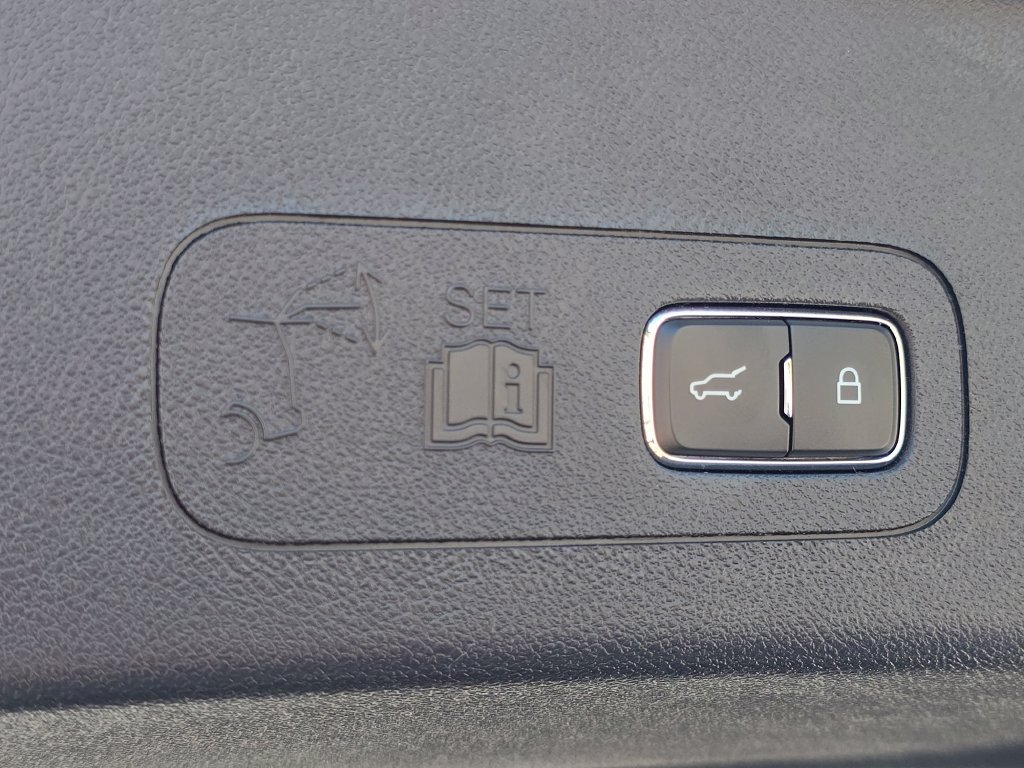 Used 2026 Lincoln Aviator AWD image 18