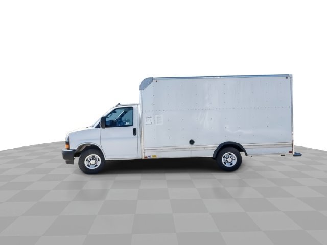 Used 2022 Chevrolet Express 3500 w/ Driver Convenience Package RWD image 5