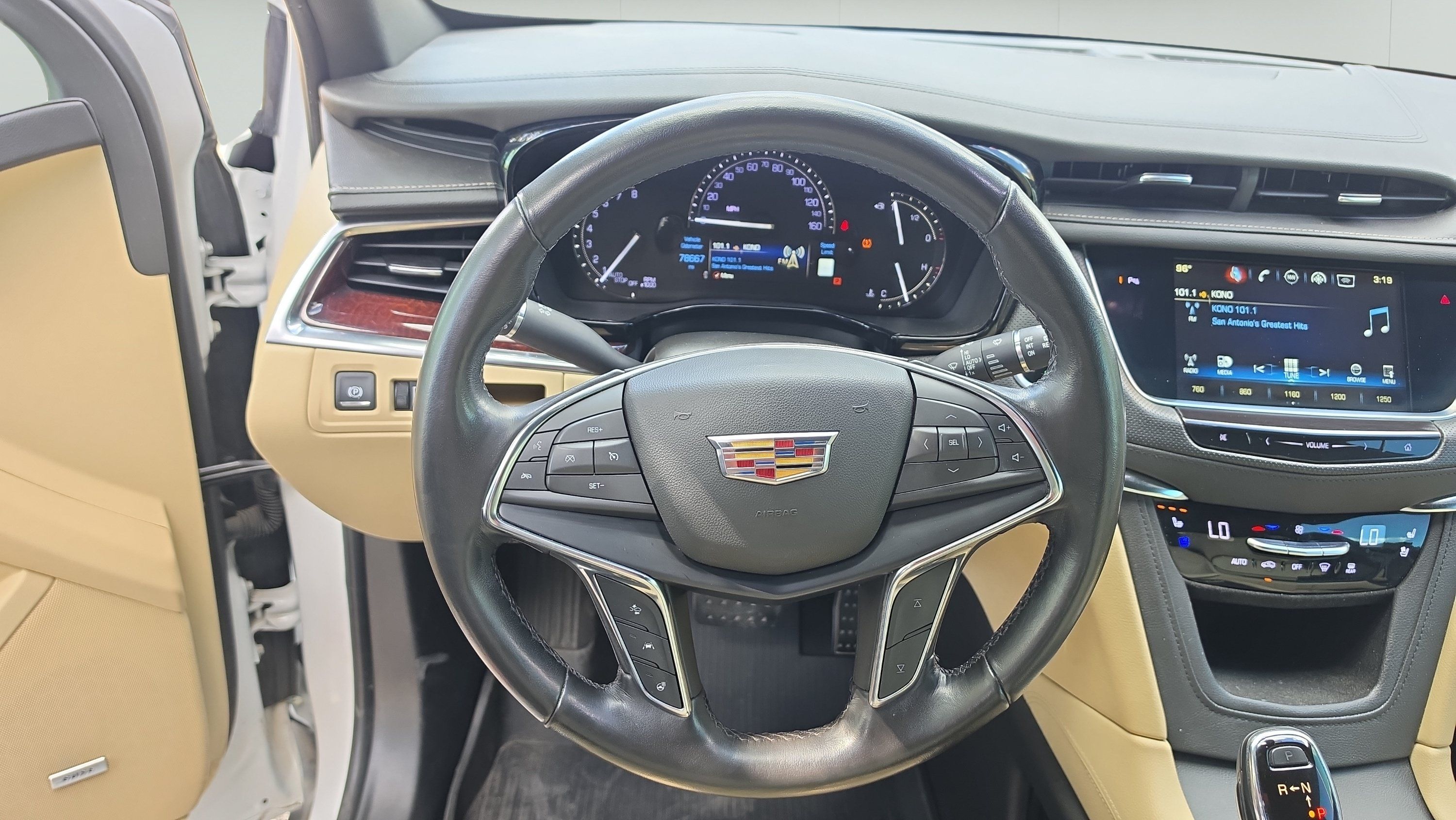 Used 2019 Cadillac XT5 Premium Luxury FWD image 12
