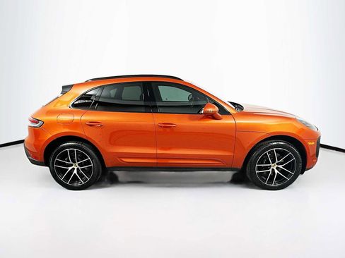 Used 2024 Porsche Macan image 8