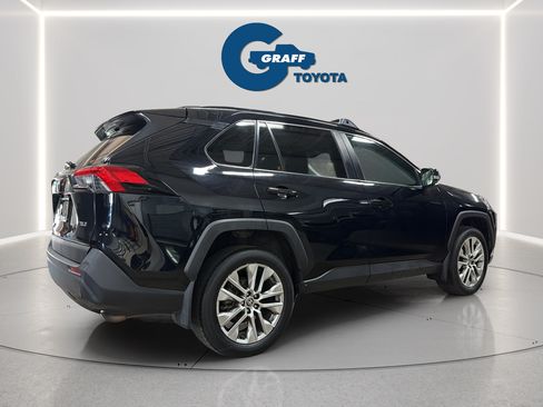 Used 2022 Toyota RAV4 XLE Premium FWD image 6