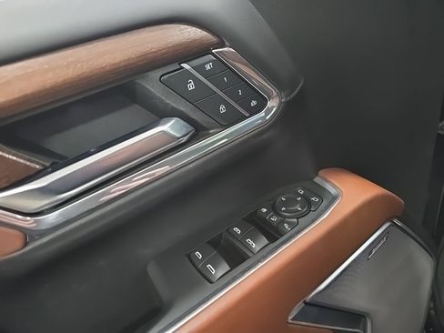 Used 2024 GMC Sierra 3500 Denali Ultimate image 15