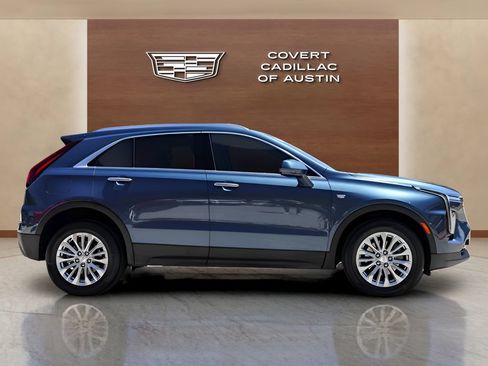 Used 2024 Cadillac XT4 Luxury w/ LPO, Floor Liner Package FWD image 5