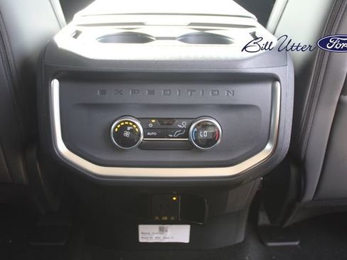 New 2025 Ford Expedition Active image 11