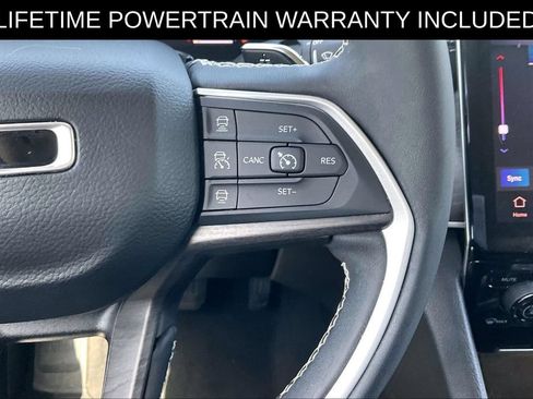 Used 2023 Jeep Grand Cherokee L Limited AWD/4WD image 17