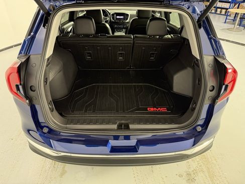 Used 2022 GMC Terrain SLT w/ LPO, Floor Liner Package image 8