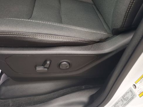 Used 2022 RAM 1500 Big Horn AWD/4WD image 16