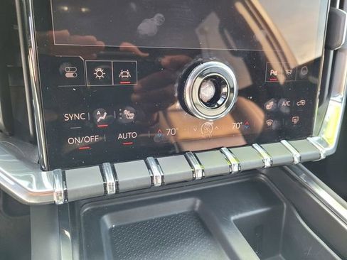 Used 2024 GMC Acadia Elevation image 21