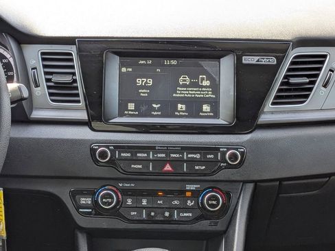 Used 2018 Kia Niro FE image 18