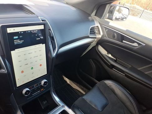 Used 2023 Ford Edge ST image 19