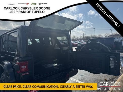 Used 2025 Jeep Wrangler Sahara image 35