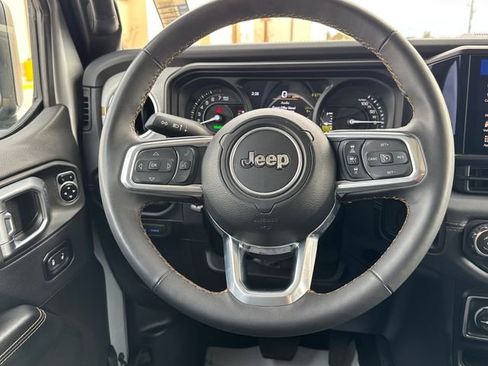 Used 2024 Jeep Wrangler Unlimited Sahara image 14