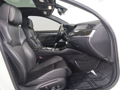 Used 2015 BMW M5 RWD image 13