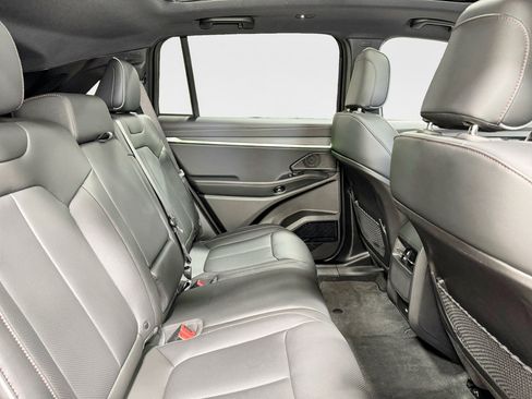 Used 2025 Jeep Wagoneer S Limited AWD/4WD image 23