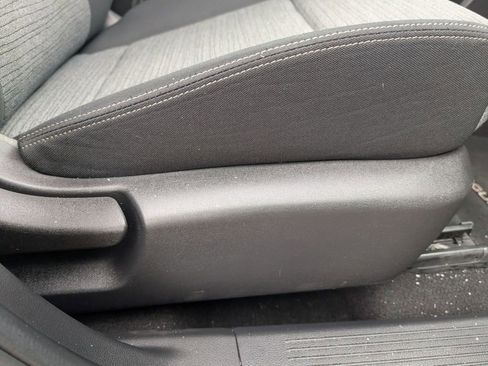 Used 2021 Nissan Rogue S image 44