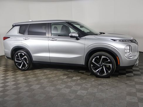 Used 2024 Mitsubishi Outlander SE image 20