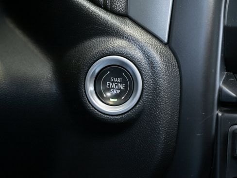 Used 2021 Chevrolet Silverado 1500 LT image 31