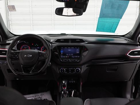 Used 2022 Chevrolet TrailBlazer RS w/ Sun and Liftgate Package FWD image 39