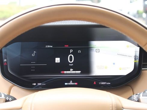 Used 2023 Land Rover Range Rover SE image 13