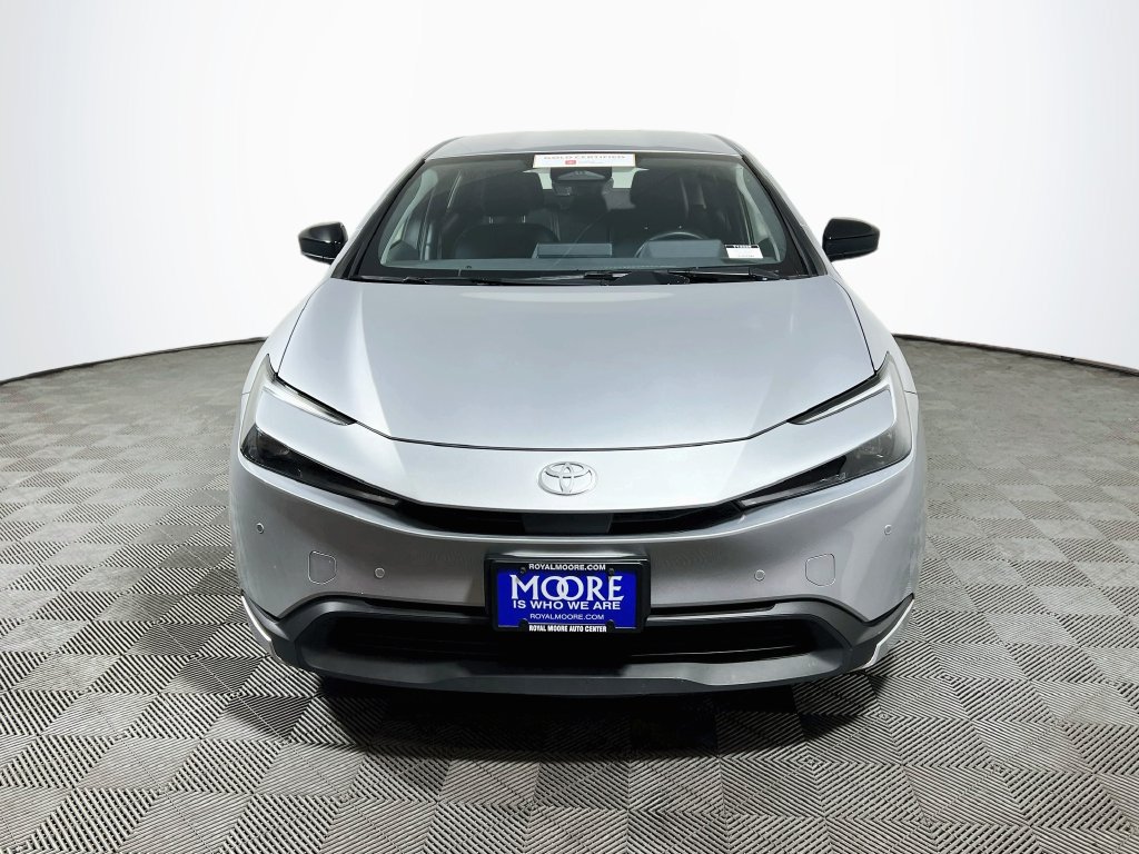 Certified 2025 Toyota Prius LE FWD image 2