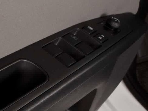 Used 2012 Nissan Sentra 2.0 SR FWD image 14
