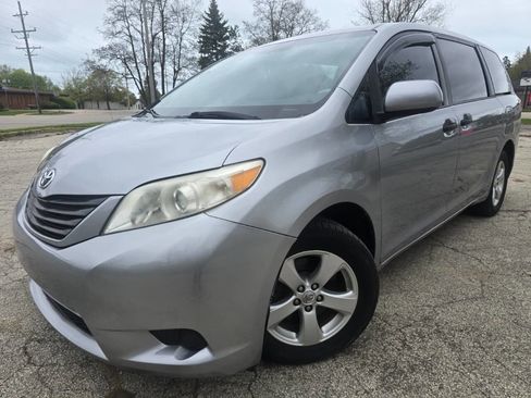 Used 2012 Toyota Sienna FWD image 1