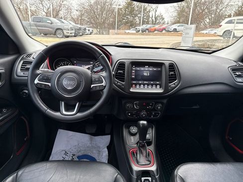 Used 2018 Jeep Compass Trailhawk image 12