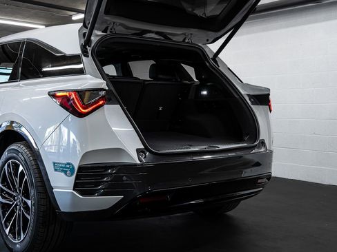 Certified 2024 Acura ZDX A-Spec image 16