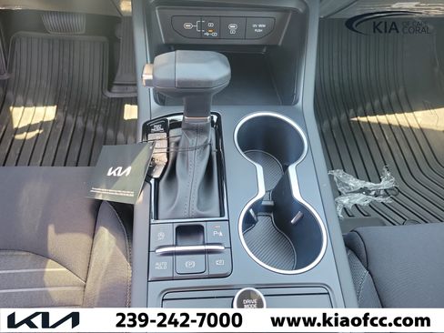 New 2026 Kia K5 LXS FWD image 17