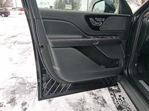 Used 2023 Lincoln Aviator AWD w/ Class IV Trailer Tow Package image 9