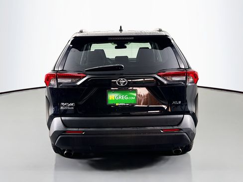 Used 2021 Toyota RAV4 XLE FWD image 8
