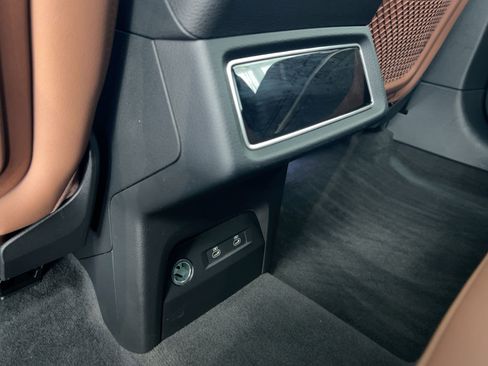 Used 2022 Audi e-tron Premium Plus w/ Premium Plus Package image 37