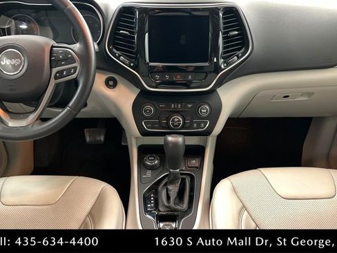 Used 2019 Jeep Cherokee Limited w/ Luxury Group AWD/4WD image 13