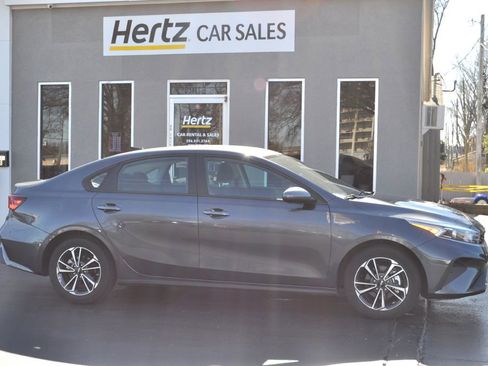 Used 2024 Kia Forte LXS image 4