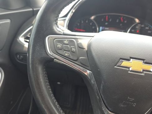 Used 2017 Chevrolet Malibu LT FWD image 17