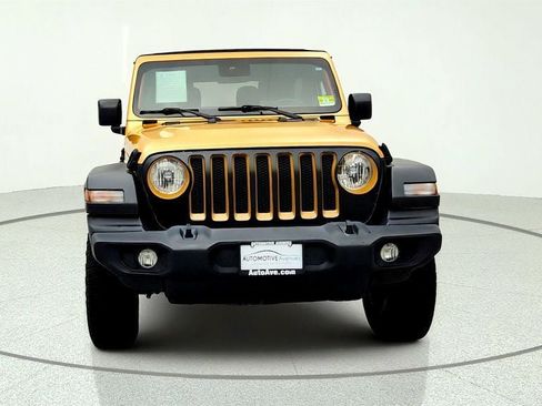 Used 2019 Jeep Wrangler Sport AWD/4WD image 2