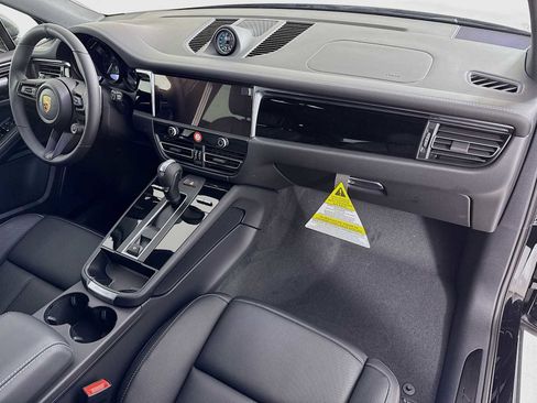New 2026 Porsche Macan Turbo image 31