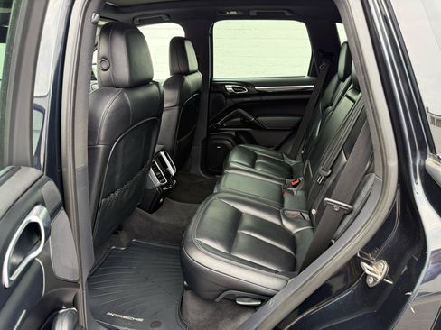 Used 2016 Porsche Cayenne S AWD/4WD image 32