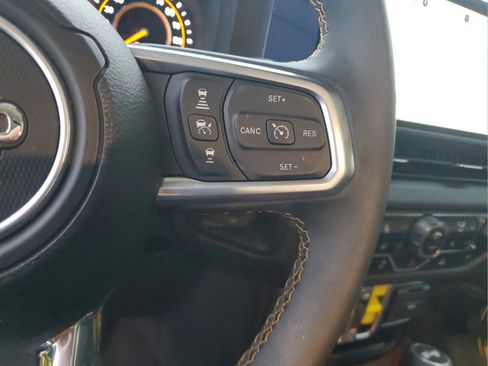 Used 2024 Jeep Wrangler Sahara image 28