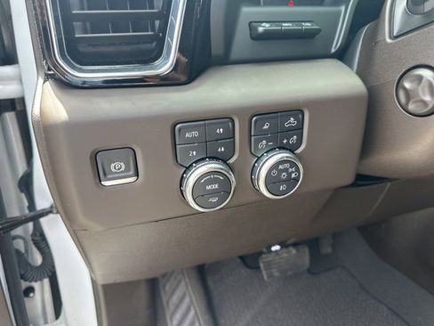 Used 2024 GMC Sierra 1500 Denali w/ Denali Reserve Package AWD/4WD image 15