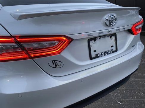 Used 2018 Toyota Camry XLE image 29