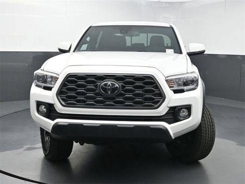 Used 2022 Toyota Tacoma TRD Off-Road image 40