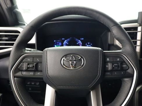 Used 2025 Toyota Tundra Limited AWD/4WD image 17