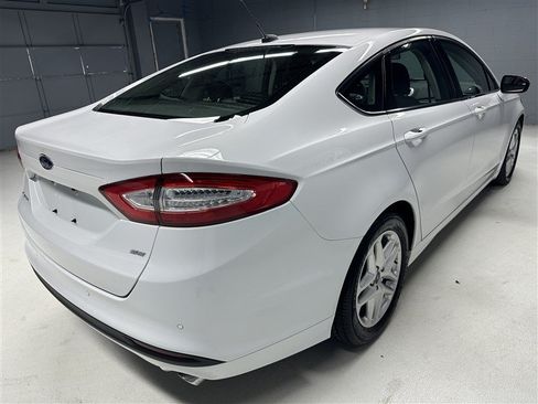 Used 2016 Ford Fusion SE FWD image 7