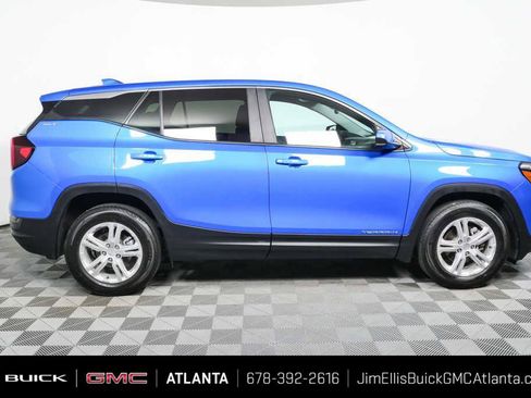 Certified 2024 GMC Terrain SLE FWD image 2