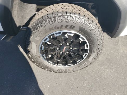 New 2026 GMC Canyon AT4 image 5