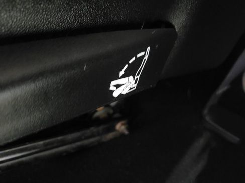 Used 2019 Dodge Grand Caravan SXT image 44