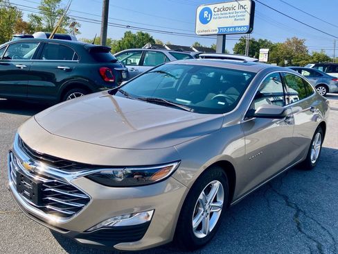 Used 2022 Chevrolet Malibu LT FWD image 3