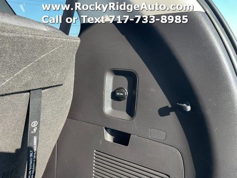 Used 2024 Kia Carnival LX image 27