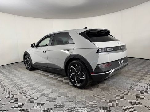 Used 2024 Hyundai Ioniq 5 SEL image 9